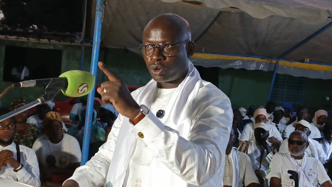 Habib Léon N'diaye, président du mouvement Foofolaal, lors d'un meeting